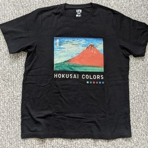 Uniqlo XL black graphic t shirt